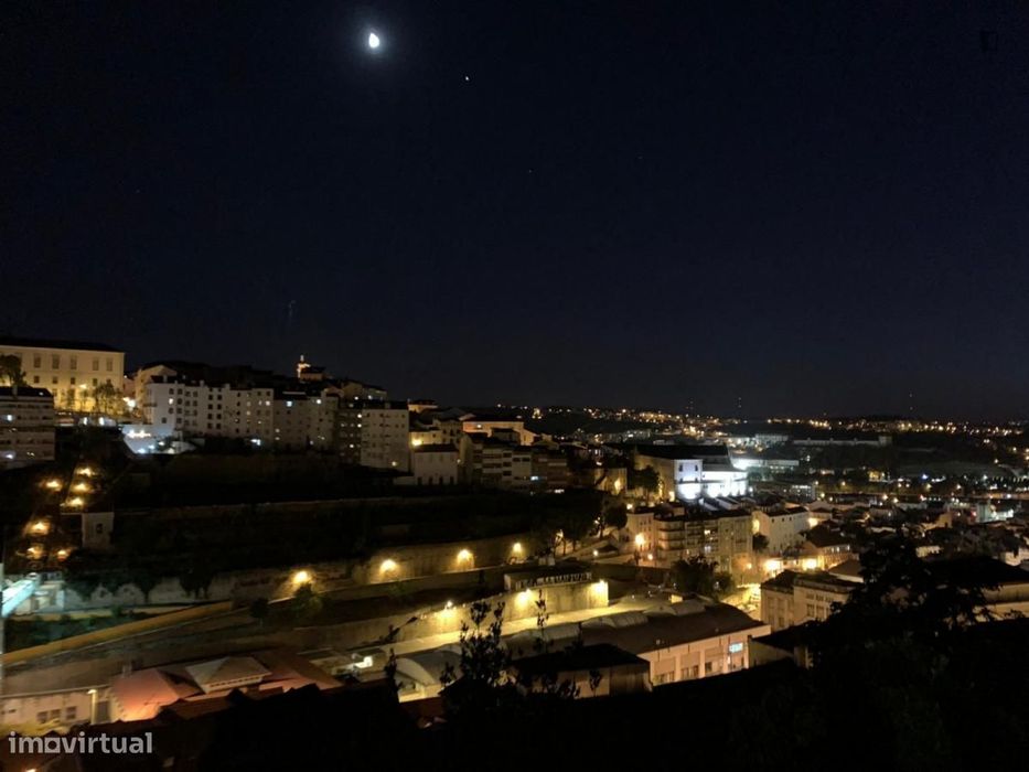 Quarto - localizado em Montes Claros Coimbra