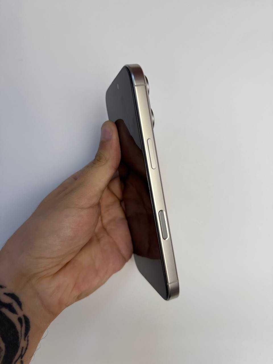 iPhone 16 Pro 256 GB + AirPods Pro 2 у подарунок