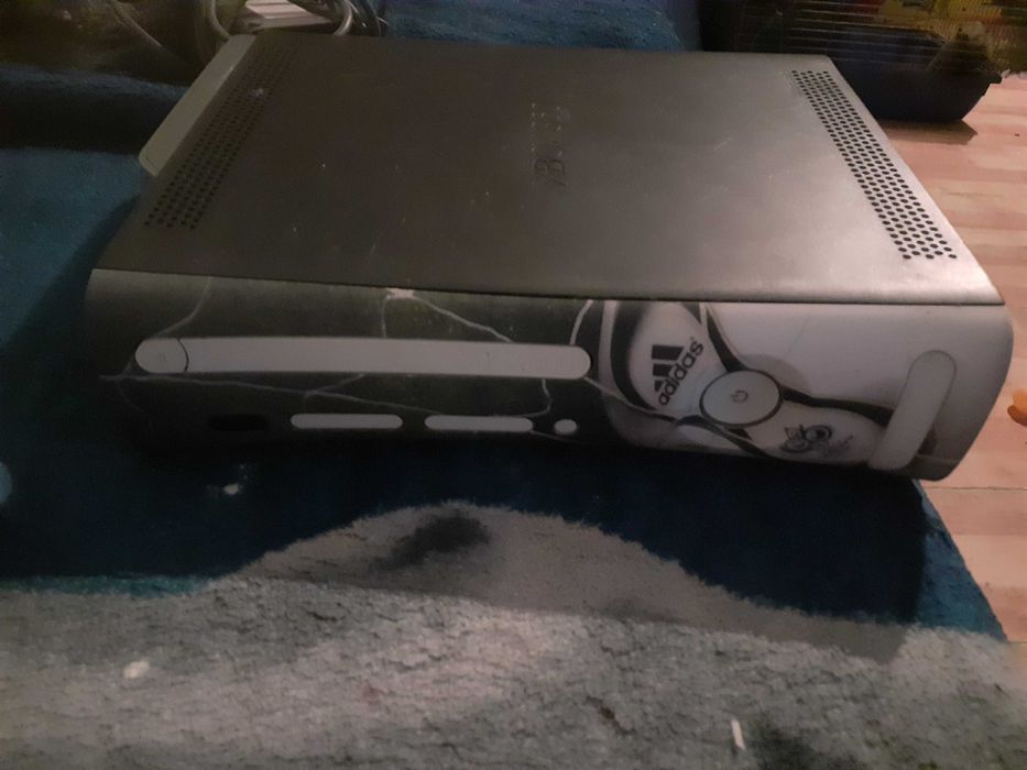 Spszedam Xbox 360 pad i gry za 190 zl