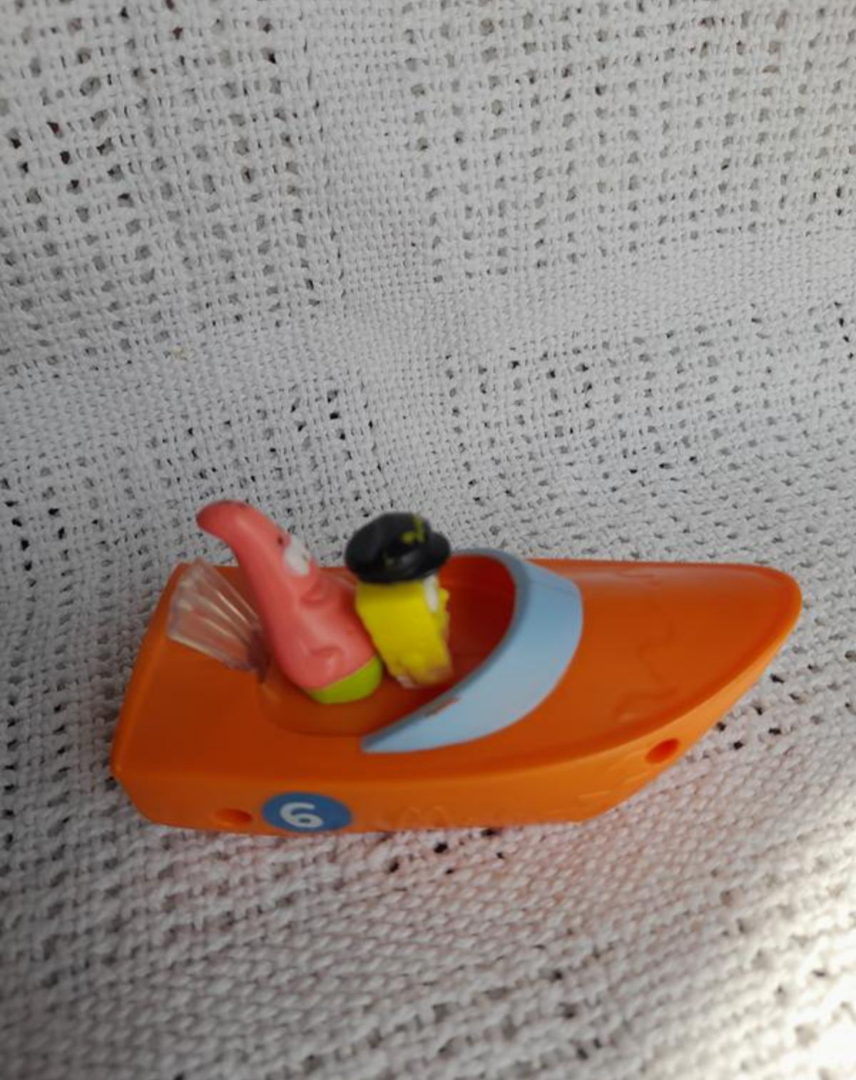 Фігурки mcdonald's happy meal 2010 - губка боб і патрік у човні, хеппі