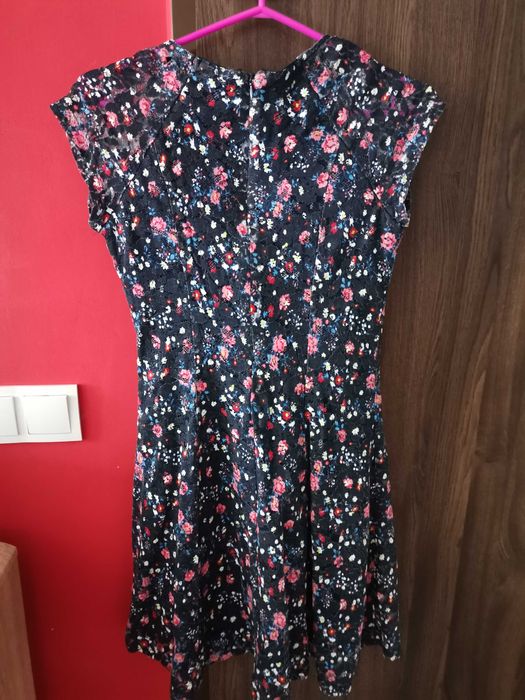 Kolorowa sukienka z podszewką