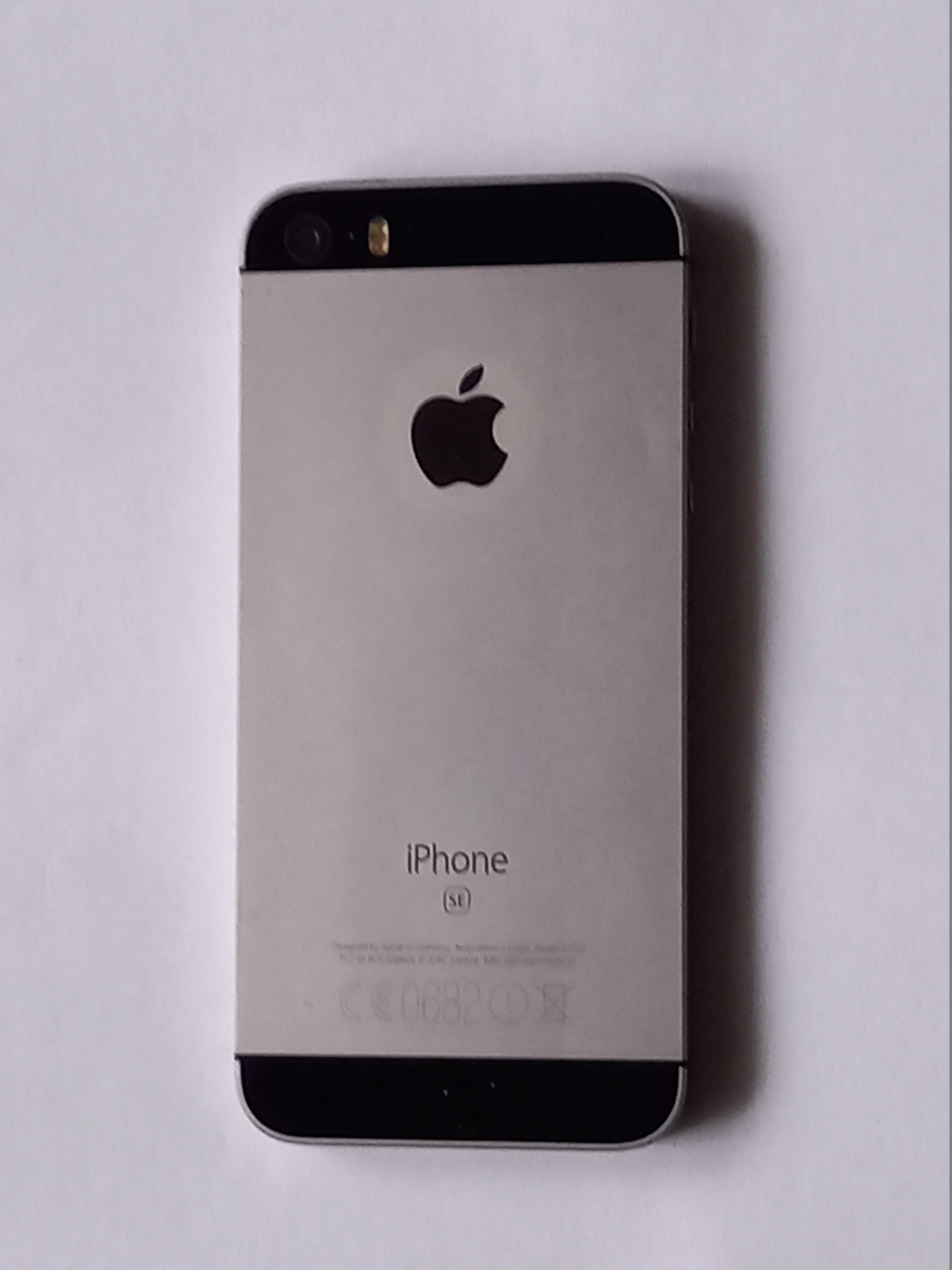 Ładny iPhone SE firmy Apple bez blokad