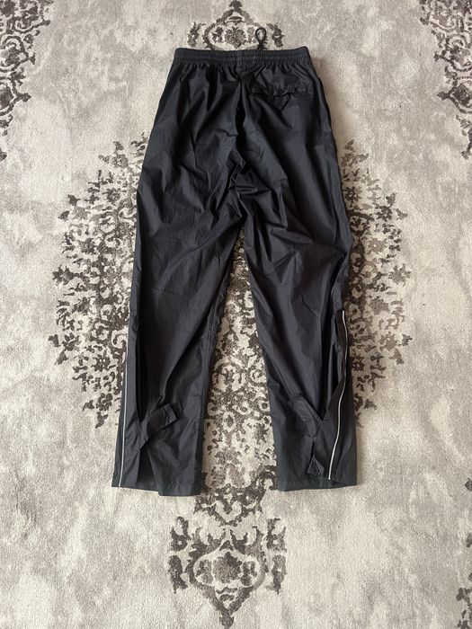 Чорні осіні штани з gore-tex вставкою