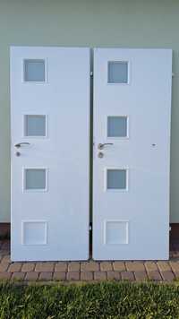 Drzwi z futryną 80 cm - dwie sztuki