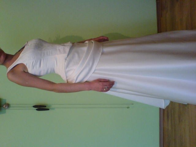 Przepiękna suknia ślubna w kolorze ecru