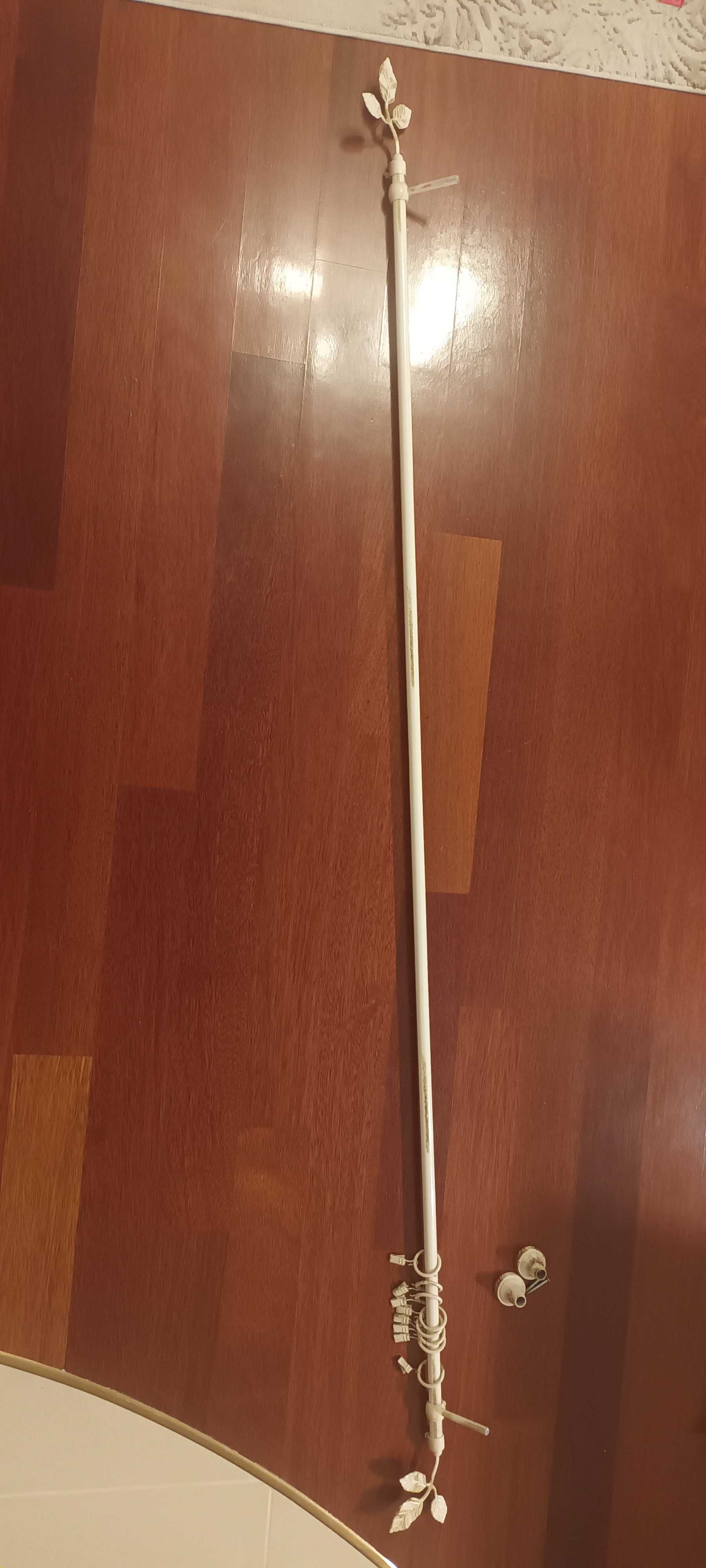 Biały karnisz 157 cm