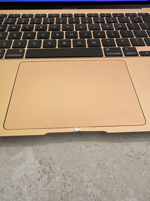 Macbook M1 air 8/256 gold