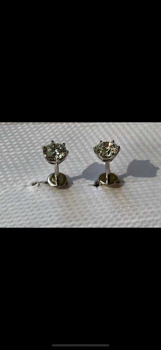 Пусеты белое золото с камнями 1.08 карат