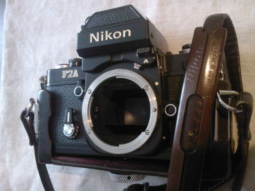 Nikon F2A плівочний фотоапарат з кофром і паспортом