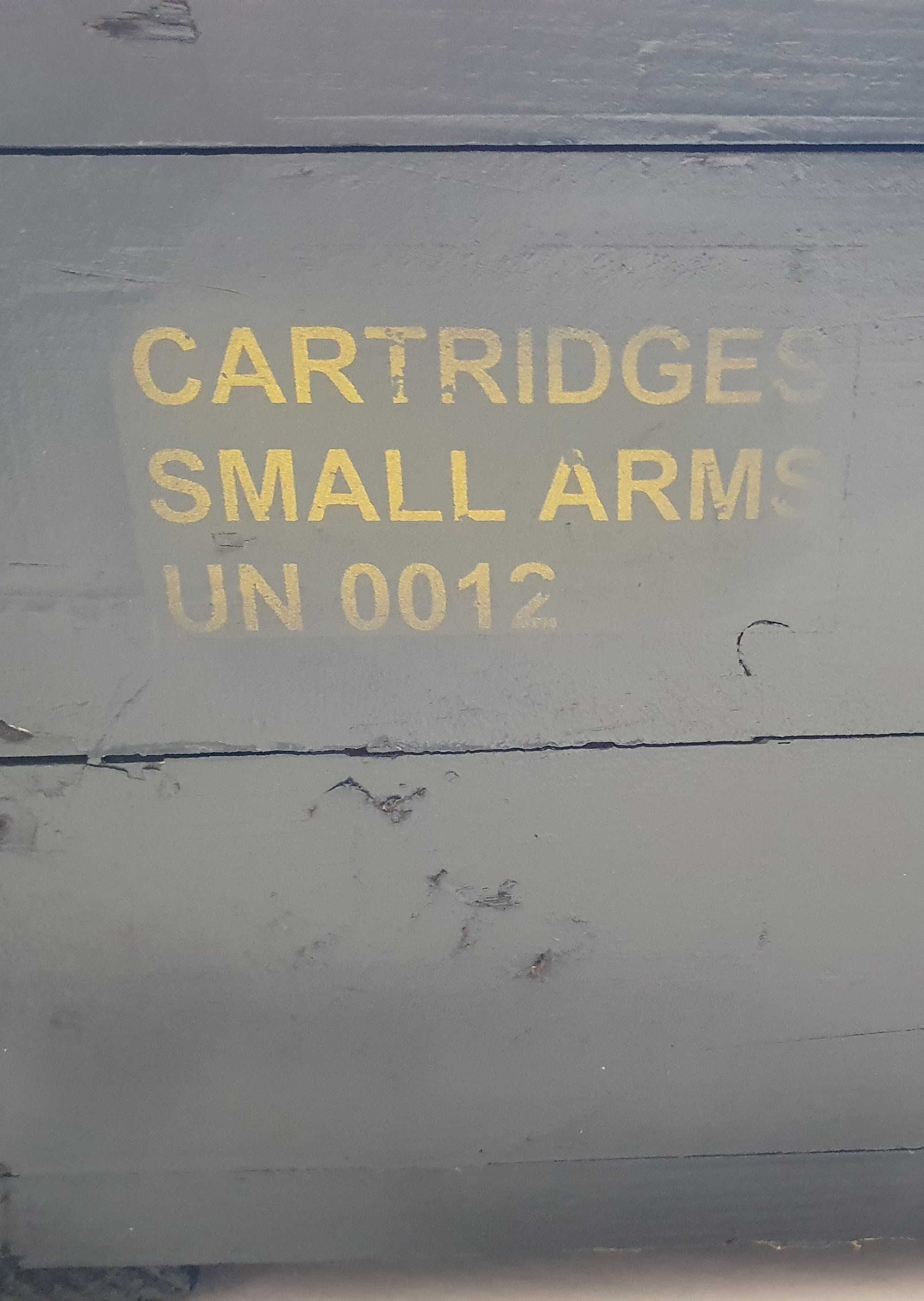 Caixa de munições militares, em madeira