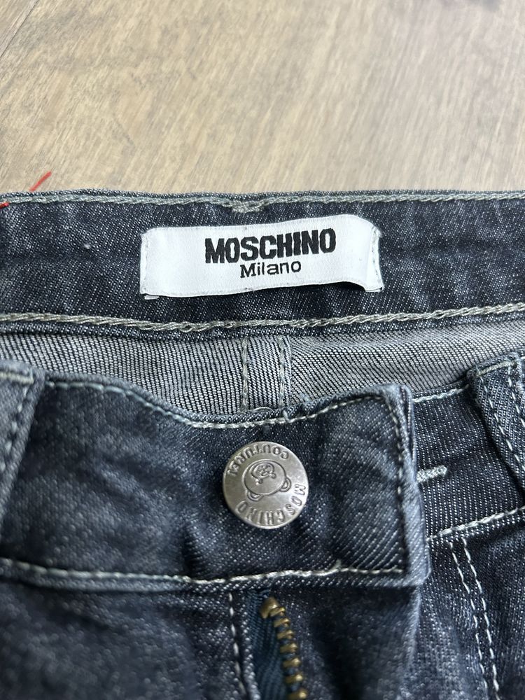 Джинси «Moschino»