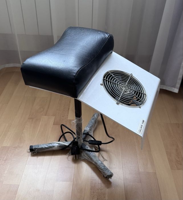 Тринога з витяжкою (Ülka)