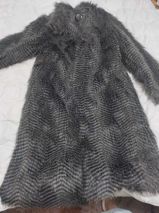 Продам шапку черную женскую из песца