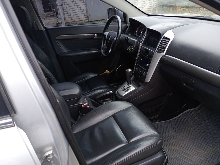 Chevrolet Captiva C100 2.0D