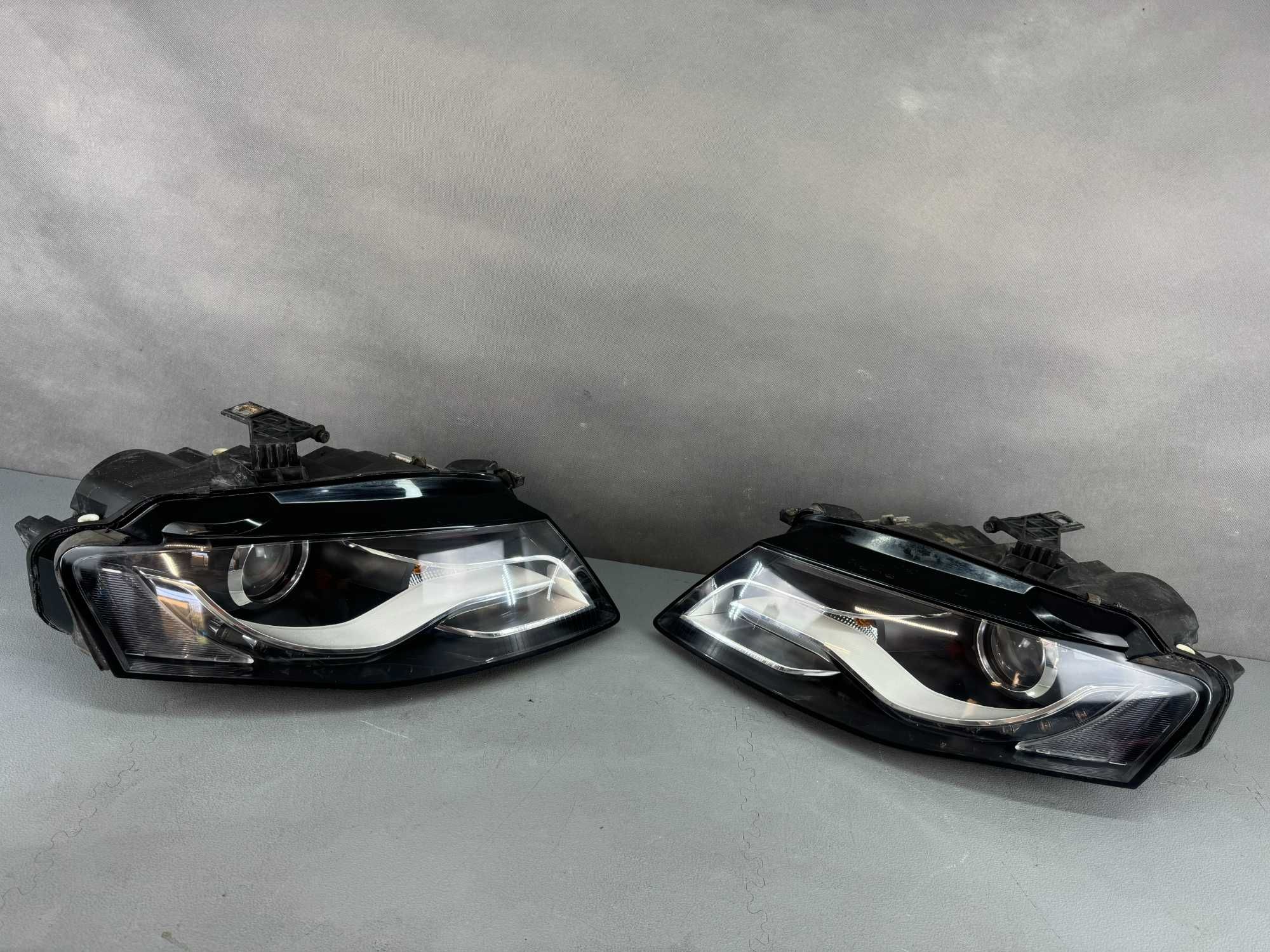 Audi A4 B8 Lampy Przód Przednie Bi-Xenon Skrętny Skrętne Lewa+Prawa EU