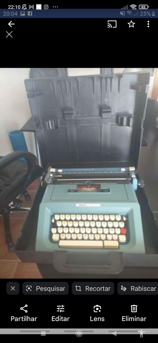 Máquina de escrever Olivetti