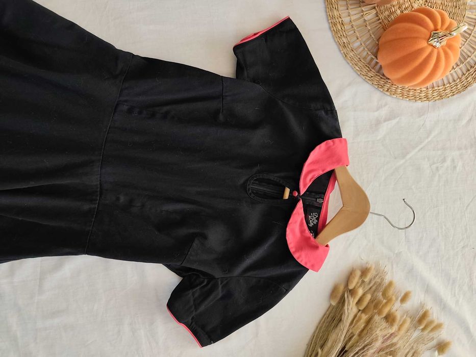 Rozkloszowana sukienka midi czarna z krótkim rękawem lata 20 M 38