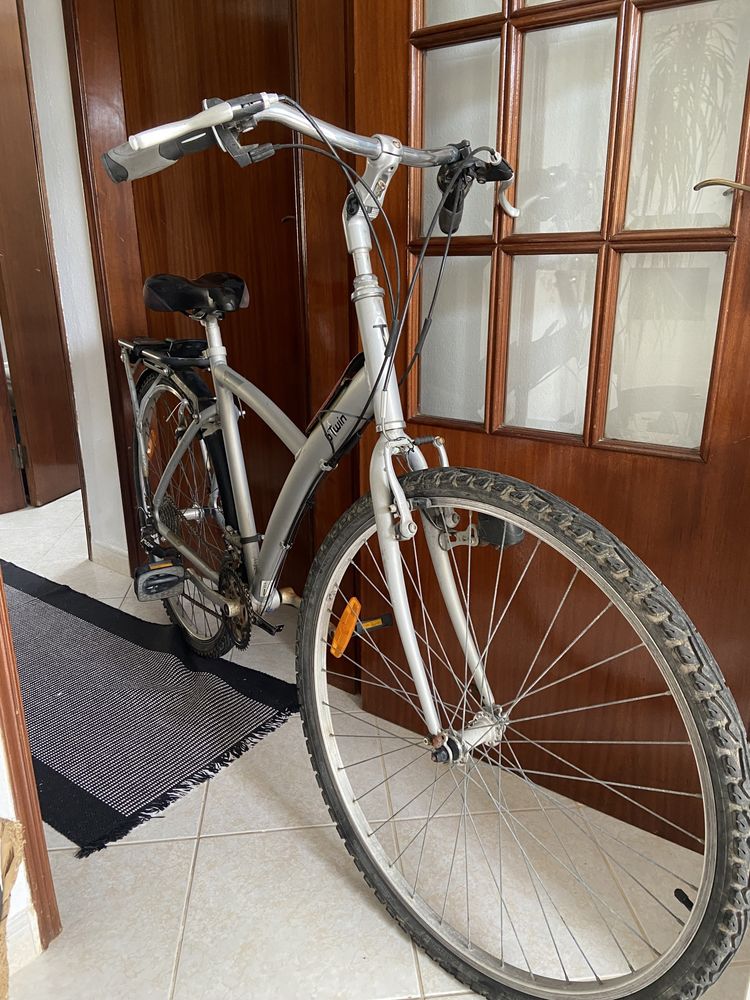 Vendo bicicleta de cidade roda 28