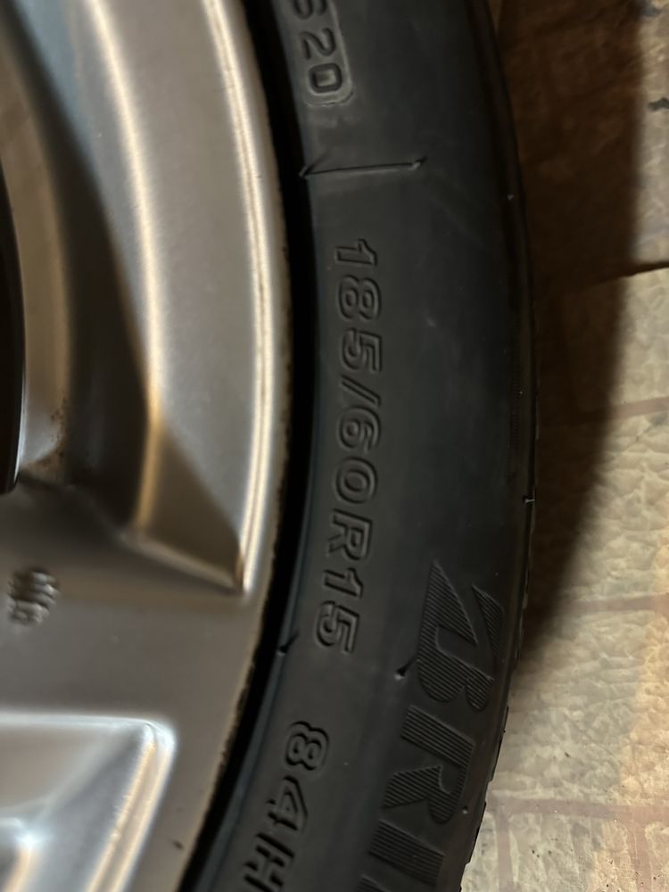 Alufelgi orginał VW 5X100 15" 6J ET40 + opony letnie Bridgestone