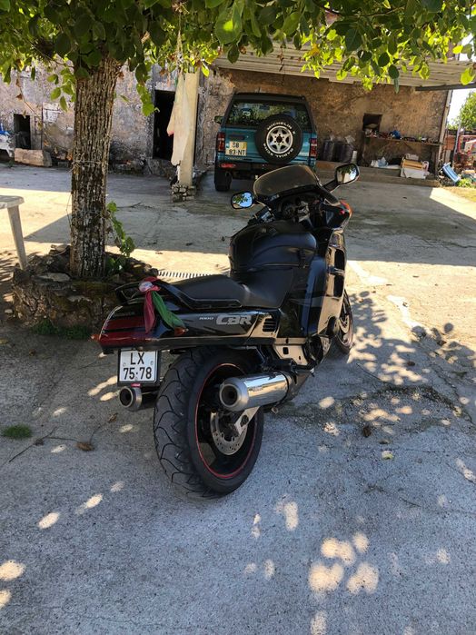 Mota honda cbr 1000F