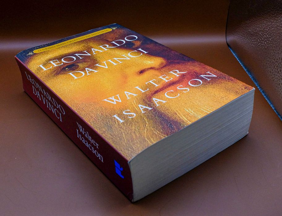 Livro Leonardo da Vinci, de Walter Isaacson. Como novo. 671 páginas.