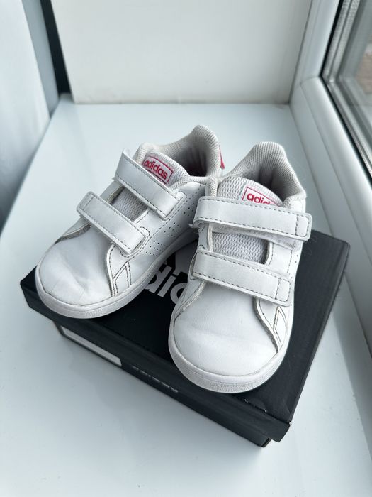 Дитячі кросівки Adidas 22р.