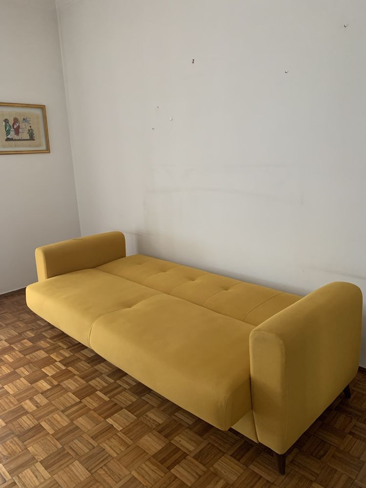 Sofá cama amarelo