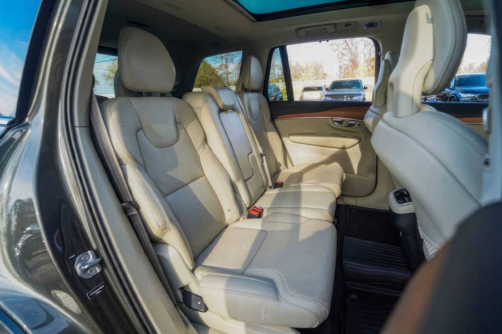 Volvo XC90      2018