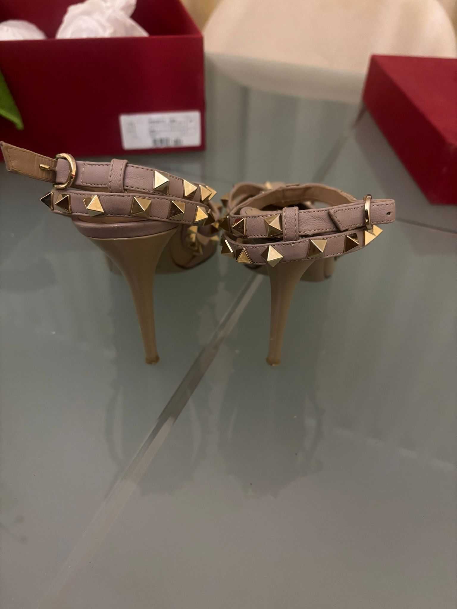 Sapatos Valentino