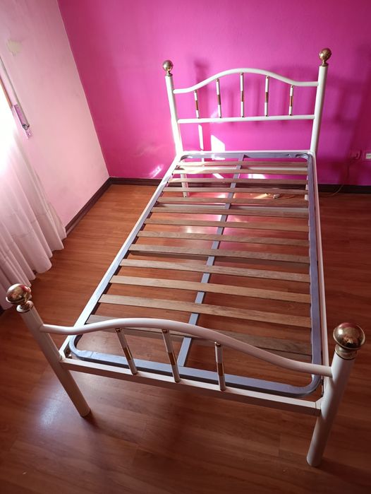 Cama de solteiro