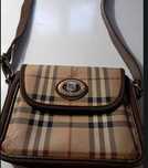 Mala marca Burberry a tira colo