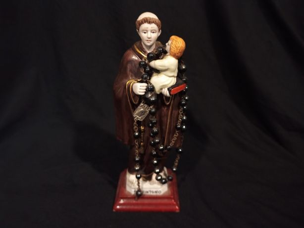 Estátua em porcelana de Sto. António com o menino ao colo