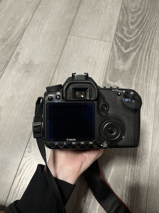 Продам фотоапарат Canon EOS 50D з об’єктивом Canon 18-200mm