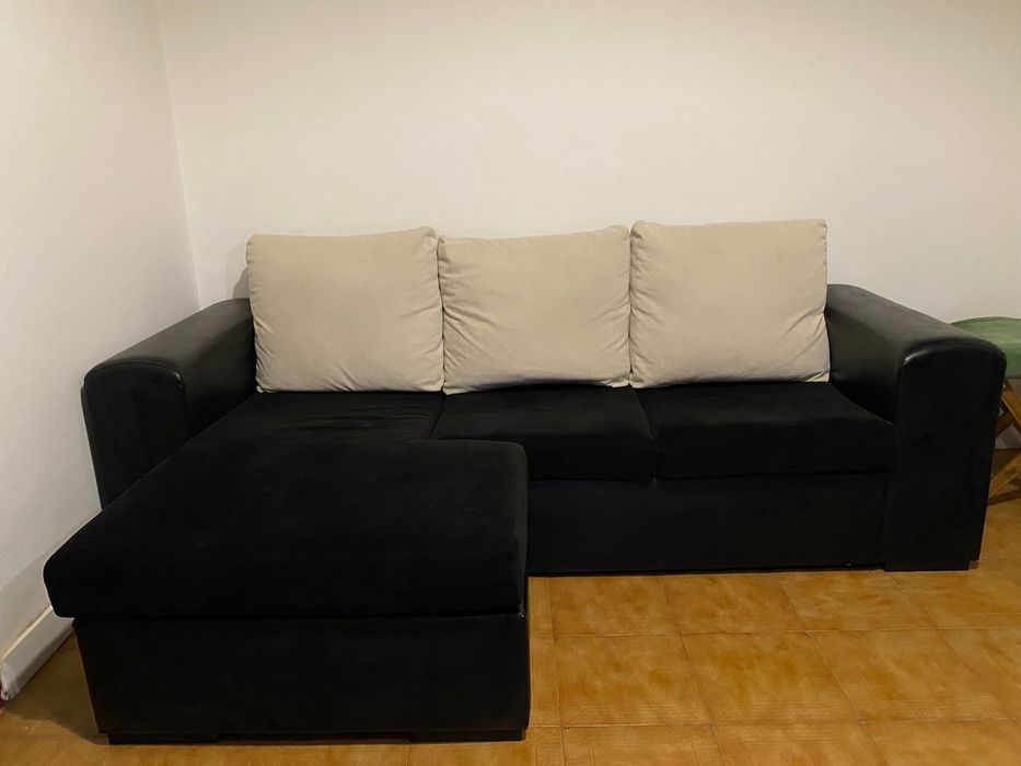 Sofá preto e bege