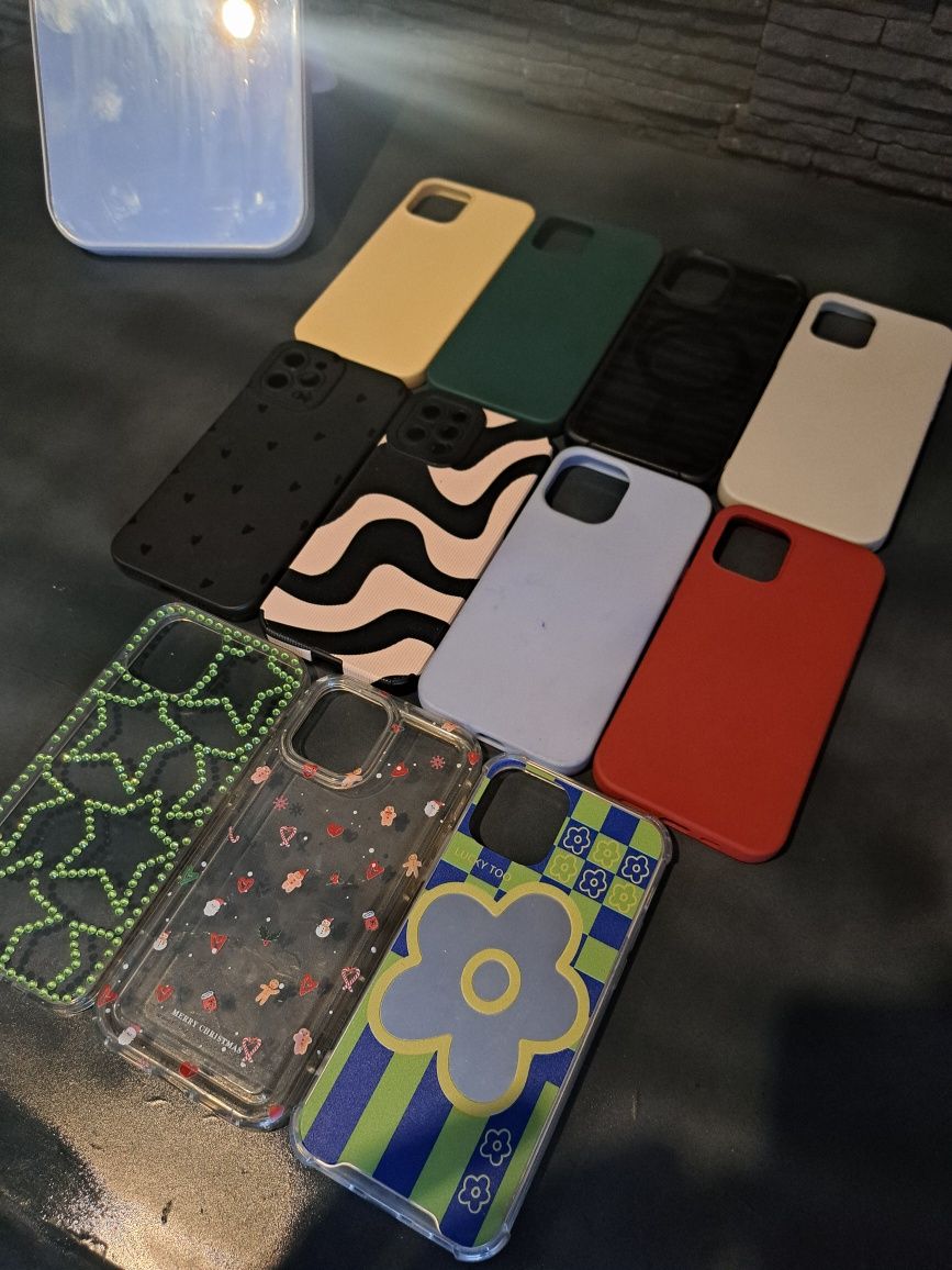 Etui do iPhone'a 12/12 pro.