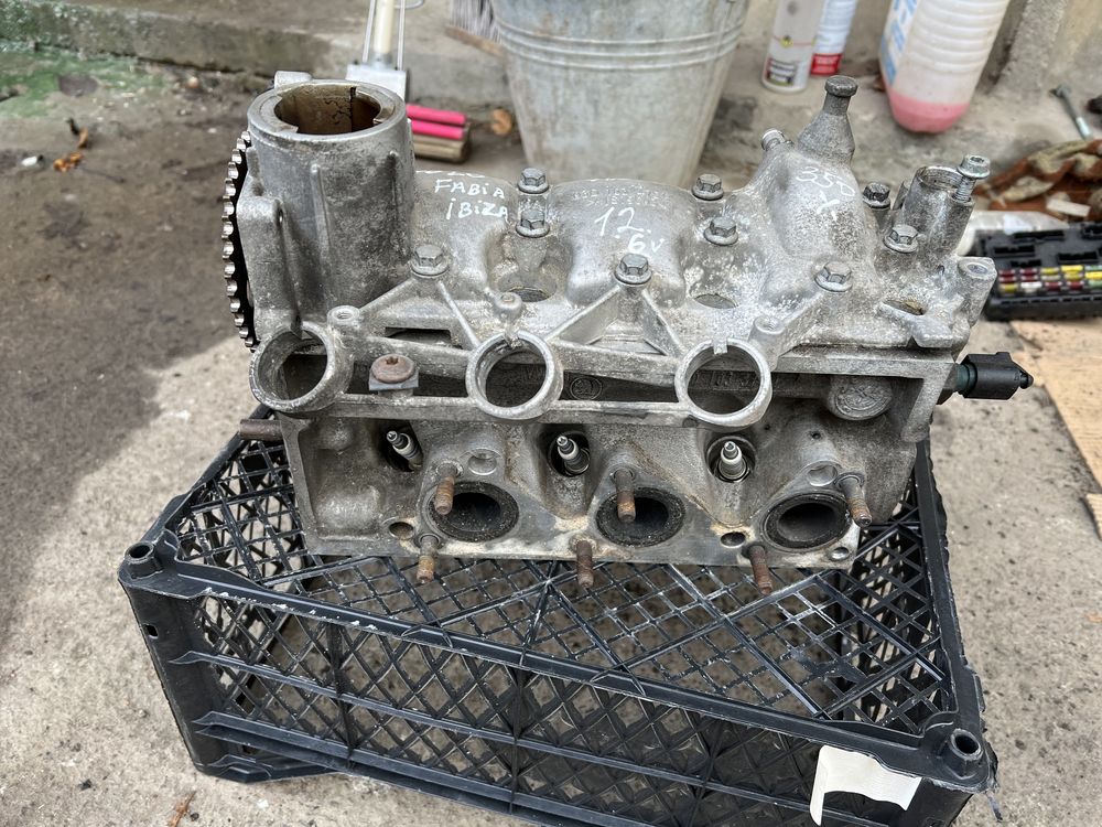ГБЦ vw Polo ,1.2 6vшкода фабія головка блока