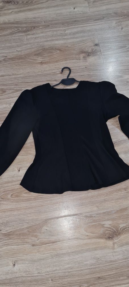 Piekna czarna elegancka bluzka