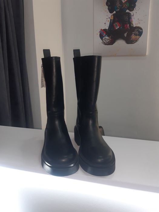 Продам чоботи Zara.
