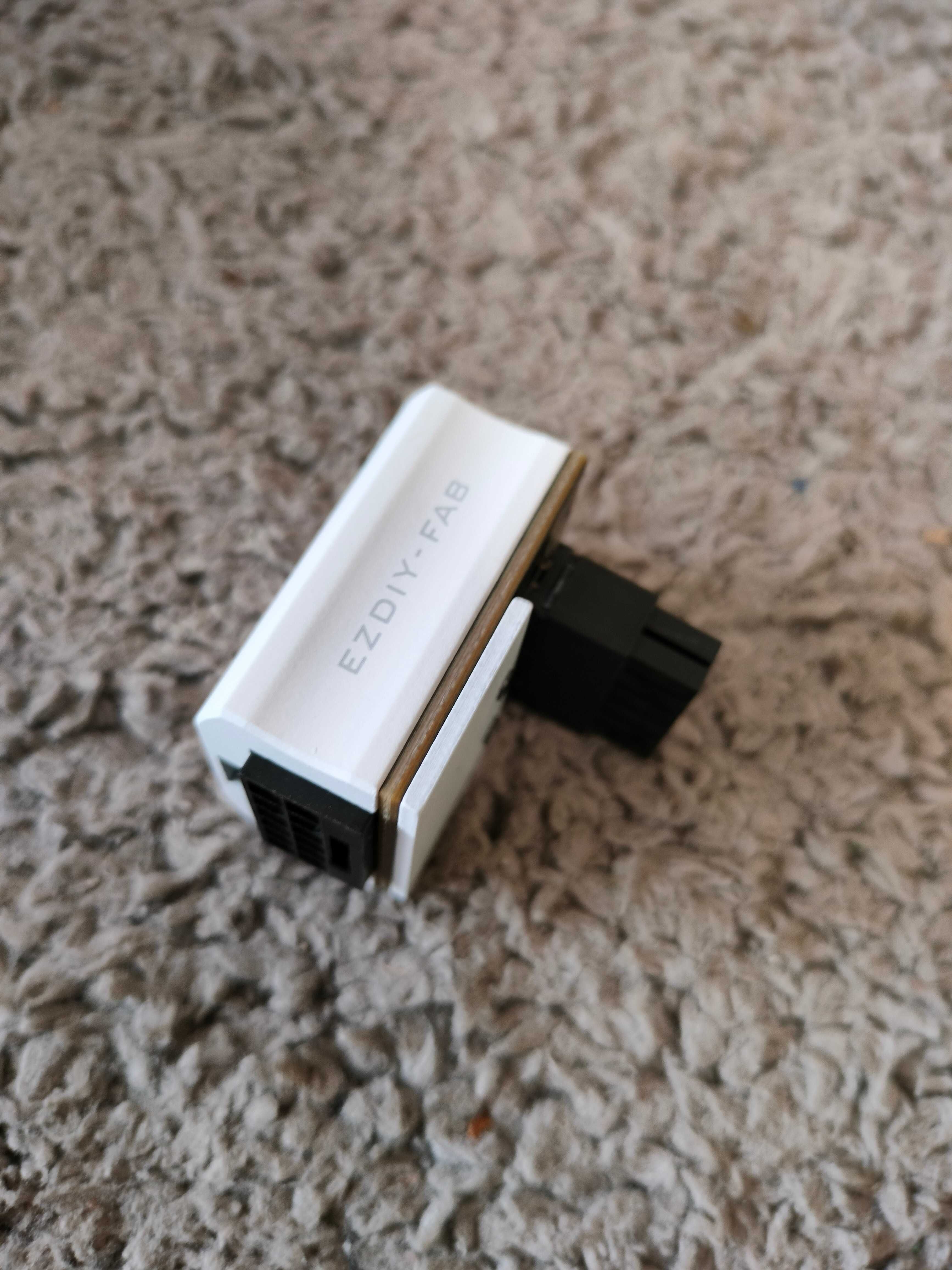 EZDIY-FAB 12VHPWR 12+4-pinowy adapter kątowy do karty graficznej