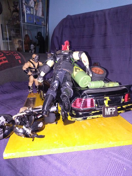 Diorama do Mad Max: O guerreiro da estrada