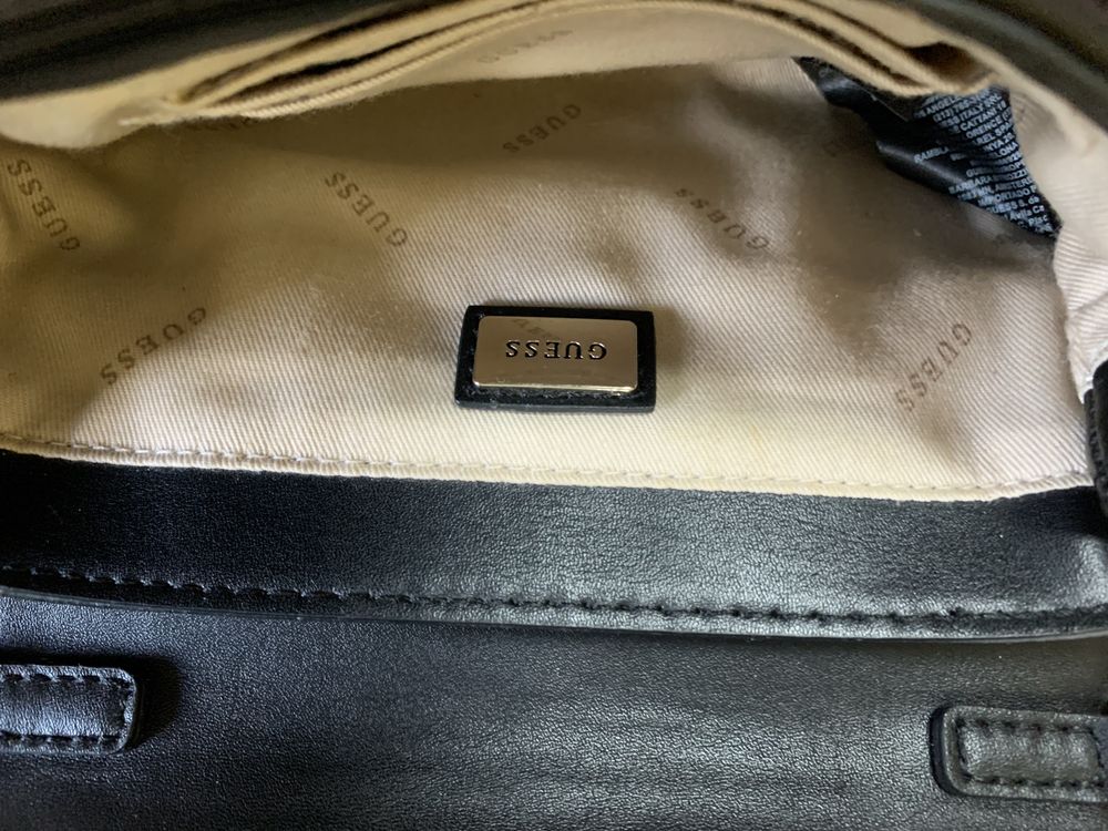 Продам жіночу сумку GUESS