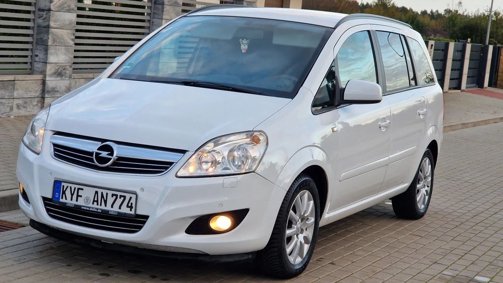 Opel Zafira MEGA STAN 1.8b 7osób PDC grzane temp. Servis.
