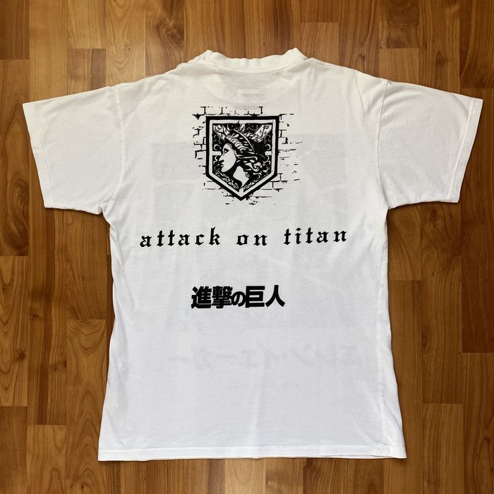 T-shirt Attack om Titan
