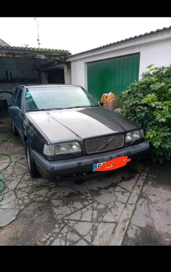 Vendo Volvo 850 parado á alguns anos ...