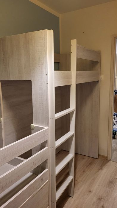 Łóżko dziecięce, antresola