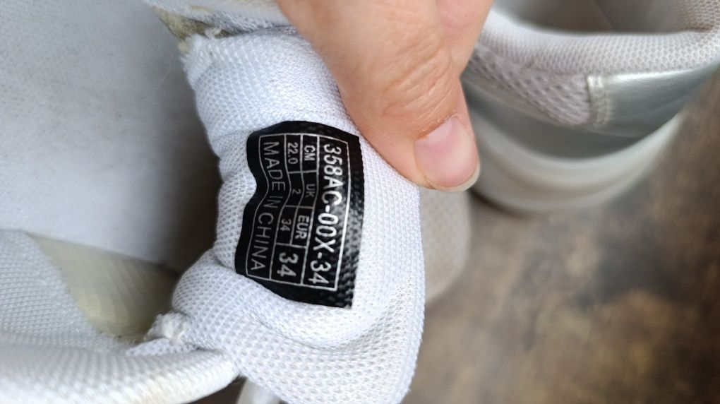 Buty na koturnie Reserved 35 dla dziewczynki