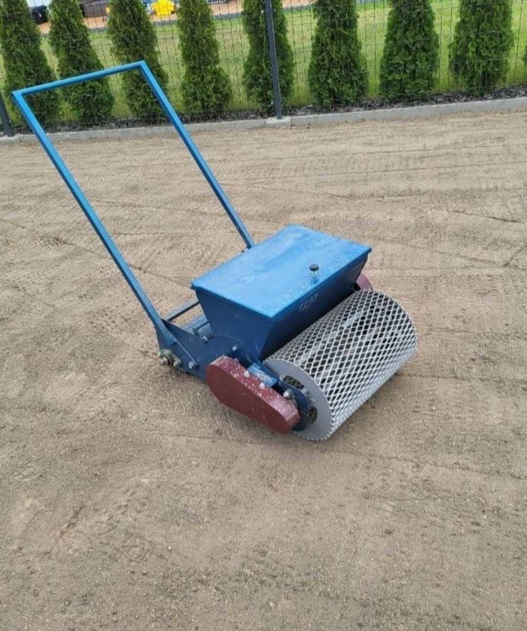 Wynajem Ręcznego Siewnika do Trawy – Twój Idealny Trawnik!