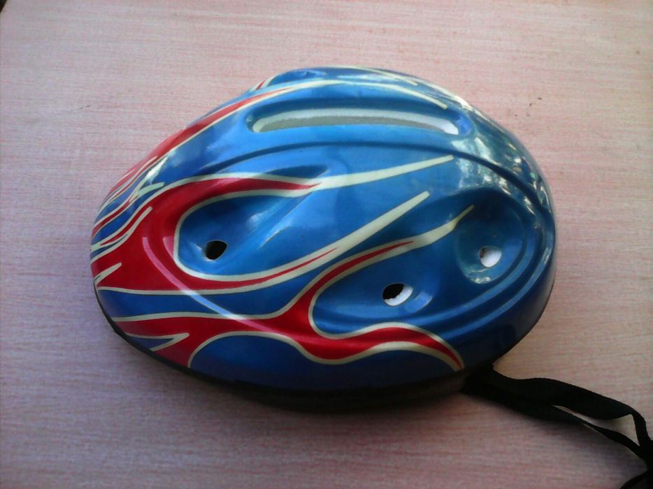 2 capacetes para criança novos