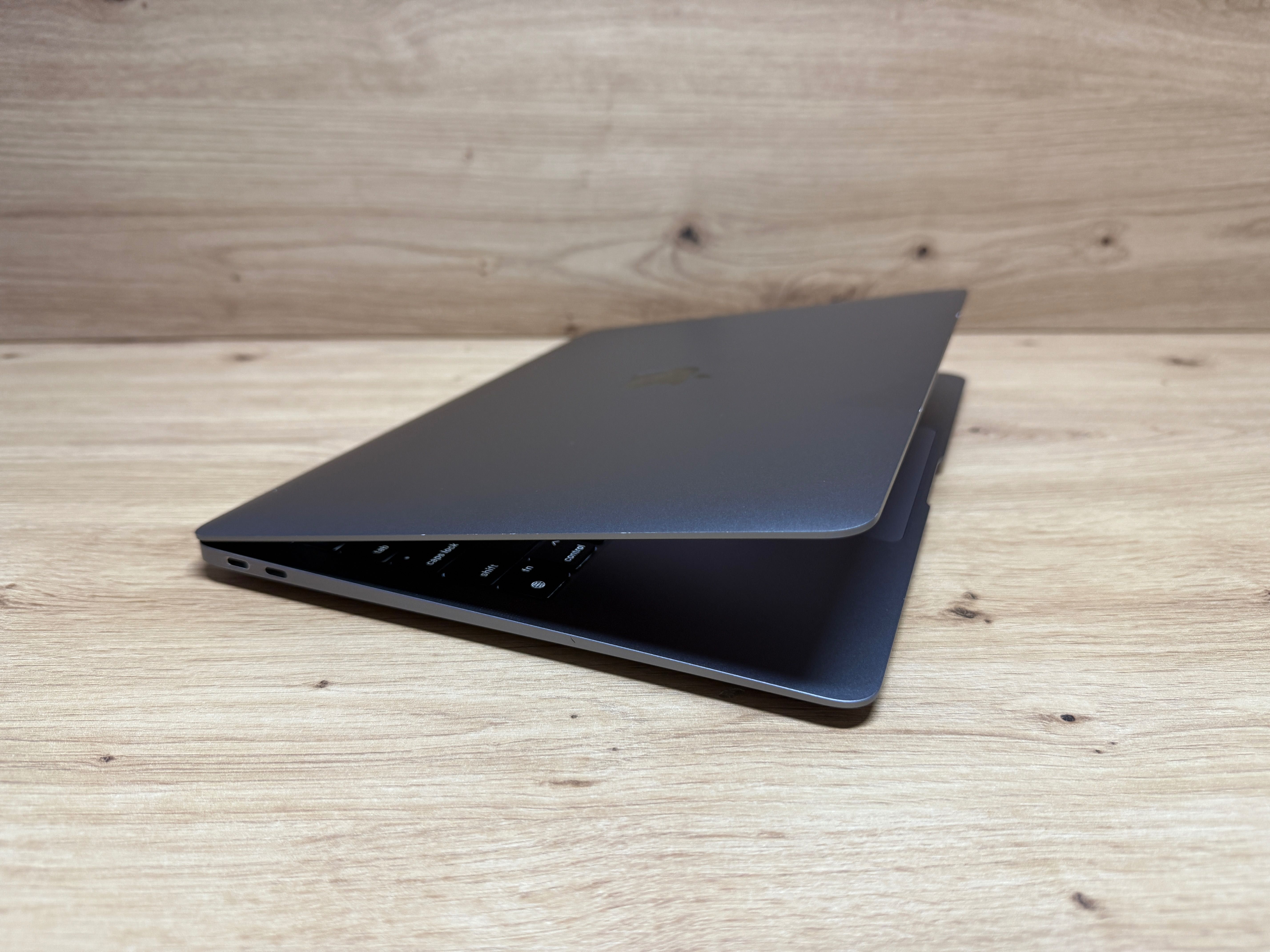 2020 Apple MacBook Air 13" Space Grey M1 8gb 256gb SSD батарея 95%