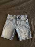 Продам джинсовые шорты Tommy Hilfiger в идеальном состоянии 33(32)